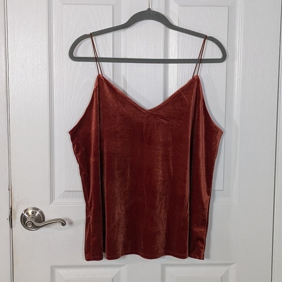 NWT Maurices Velvet Camisole Tank Top Sleeveless Maroon V Neck Casual Size 0X‎ - Picture 2 of 8
